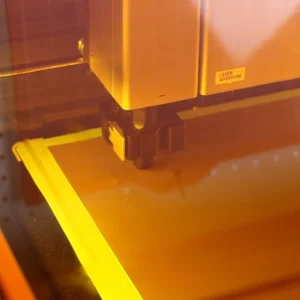 fine-point-blade-in-xtool-m1-ultra xTool M1 Ultra nož za rezanje - laserski gravirnik
